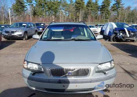 2001 Volvo V70 2.4T из США, поврежденный, VIN YV1SW58D311025931